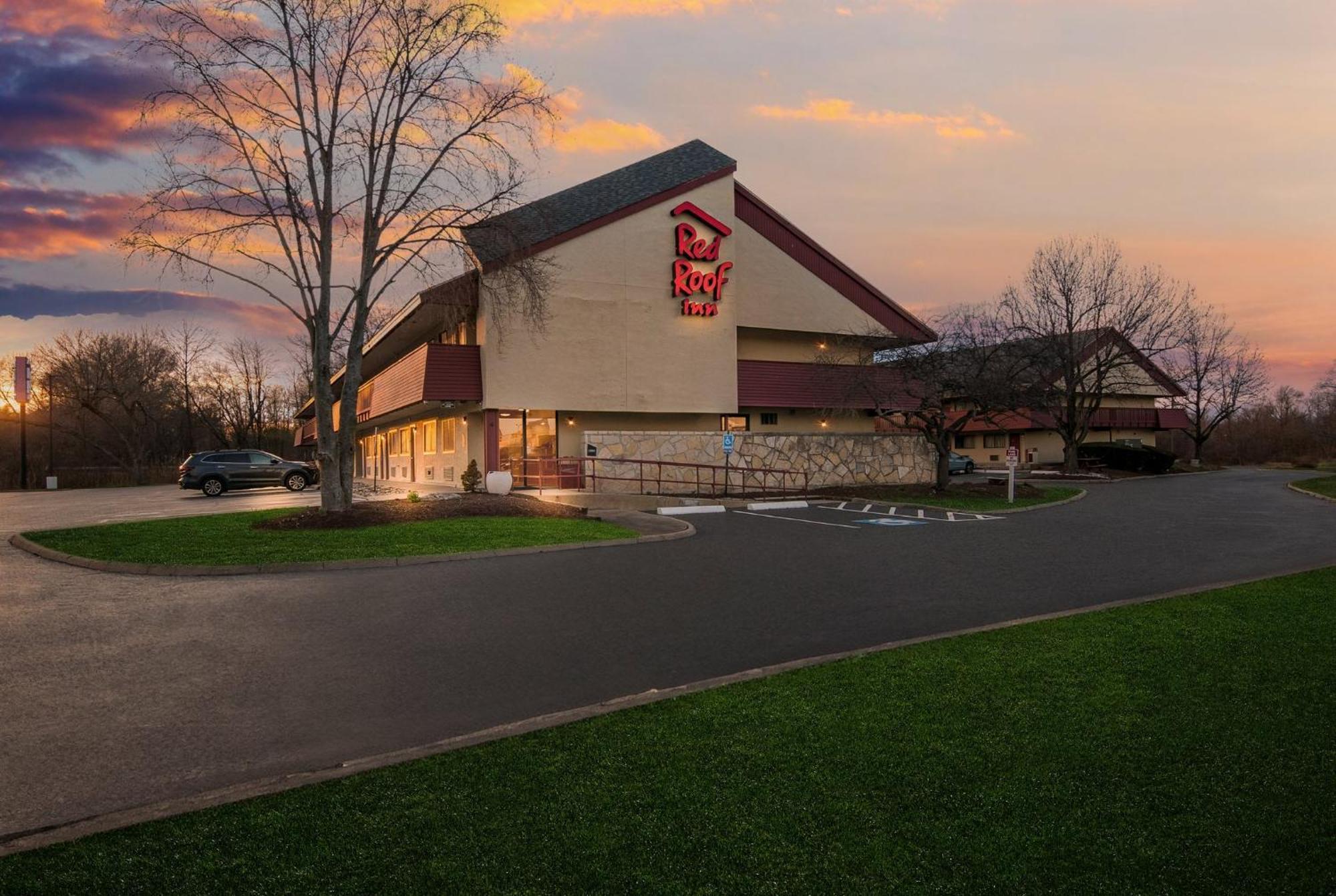 Red Roof Inn Энфилд Экстерьер фото